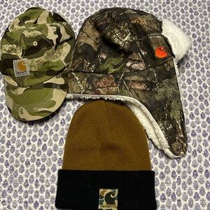 Carhartt hat lot